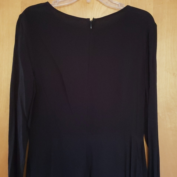 Flowy black dress from the gap - Picture 3 of 8